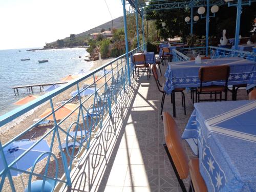 레스토랑, Blue Sky Apartments & Rooms in 시로피가도