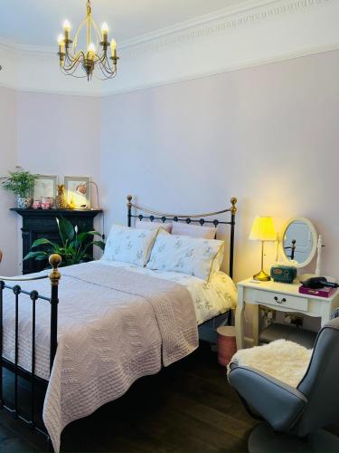 Good Times Edinburgh Elm Row City Centre Apartment 2
