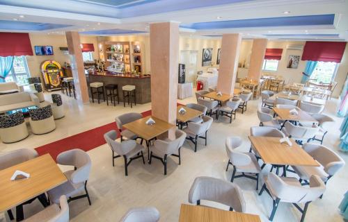 Primavera Hotel - image 2