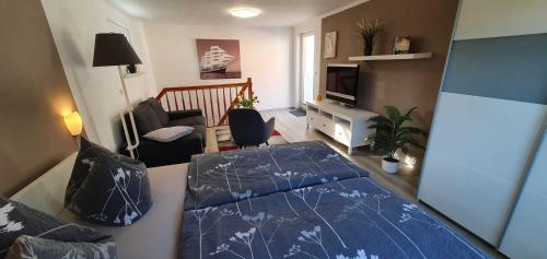One-Bedroom Apartment image 10