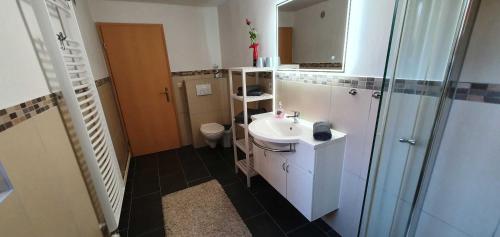 One-Bedroom Apartment image 5