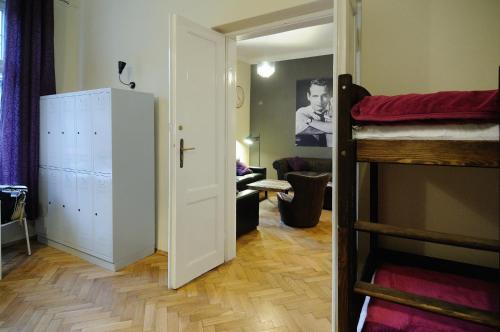 Hollywood Hostel