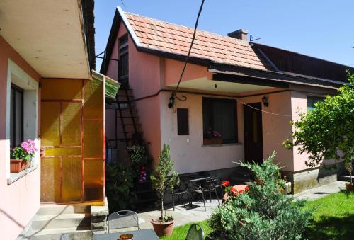 Garden, Lugas Szallas in Jászberény