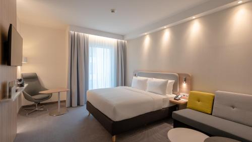Holiday Inn Express Munich North By IHG - image 2