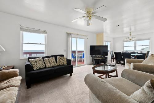 Morning Star 4 Bedrooms Sleeps 10 Pet Friendly Ocean Front - image 11