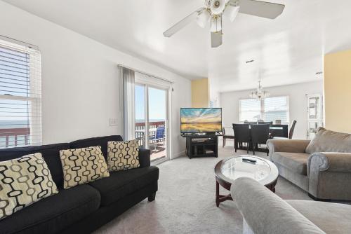 Morning Star 4 Bedrooms Sleeps 10 Pet Friendly Ocean Front - image 7