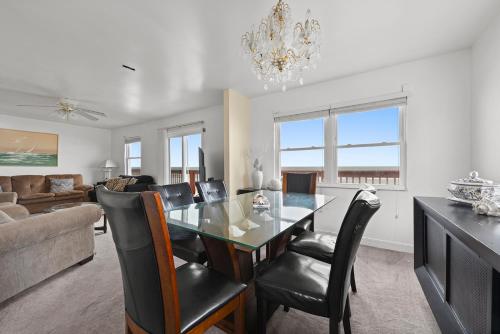 Morning Star 4 Bedrooms Sleeps 10 Pet Friendly Ocean Front - image 10