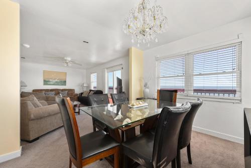 Morning Star 4 Bedrooms Sleeps 10 Pet Friendly Ocean Front - image 12