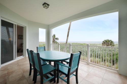 824 Cinnamon Beach, 3 Bedroom, Sleeps 8, Ocean Front, 2 Pools, Elevator