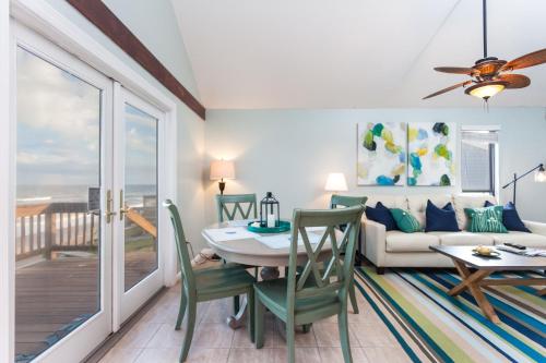 Napping Turtle 3 Bedrooms Ocean Front Sleeps 9 Wireless Internet - image 8