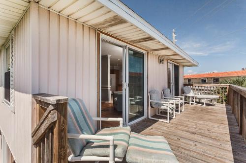 Exterior view, Bluefish 16 House, Ocean View, 4 Bedrooms, Pool, Pool, WiFi, Sleeps 8 near Beachcomber Restaurant