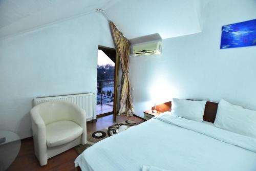 Hotel Euphoria - image 9