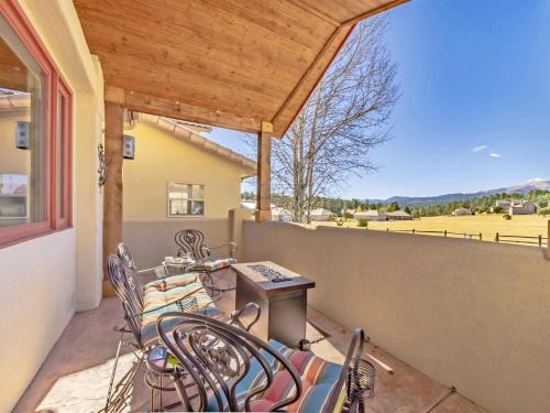 DB Mountain, 2 Bedrooms, Firepit, WiFi, Jetted Tub, Fenced Yard, Sleeps 6