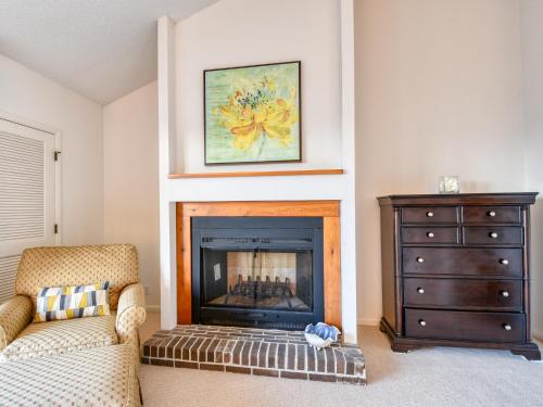 Spinnaker's Reach 704 Ocean View Pool 3 Bedroom Sleeps 8 - image 6