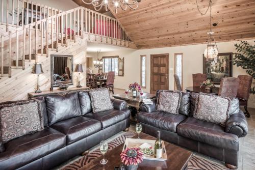 Sierra's Grace 3 Bedrooms Sleeps 8 Shuffleboard View Hot Tub Ruidoso