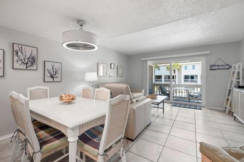 Four Winds F15 2 Bedrooms WiFi Washer Dryer Sleeps 7 2 Heated Pools - image 12