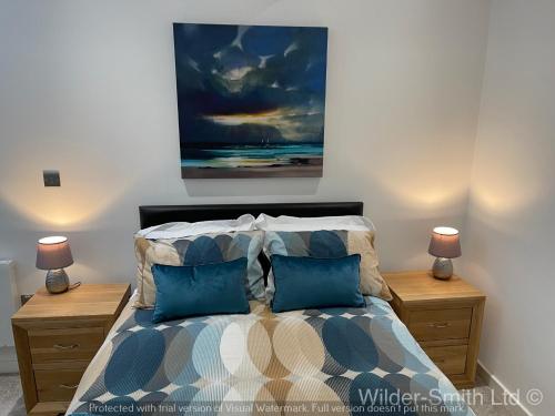 PARKING - City Centre Nottingham - 2 BED Sleeps 4 - image 5