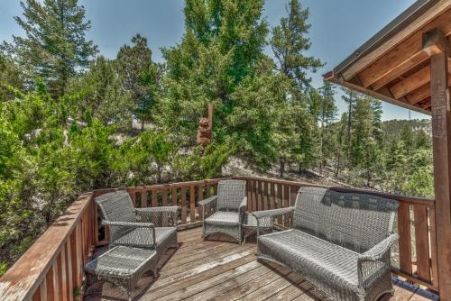 Rettig's Rustic Retreat, 3 Bedrooms, Sleeps 8, WiFi, Wood Fireplace - Ruidoso