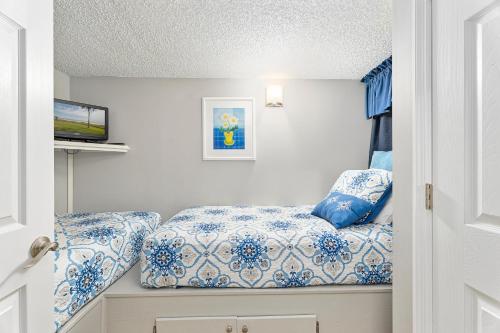 Colony Reef 2310 3 Bedrooms Sleeps 6 Ocean View 2 Pools (1 heated) Elevator - image 2