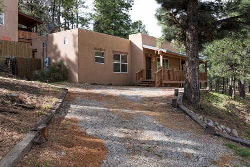 Oso Blanco 2 Bedrooms Sleeps 4 Near Golf Course Gas Fireplace WiFi - image 2