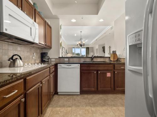 Yacht Harbor 475 2 Bedrooms WIFI Views Sleeps 6 - image 9