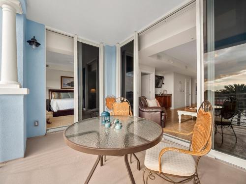 Yacht Harbor 475 2 Bedrooms WIFI Views Sleeps 6 - image 14