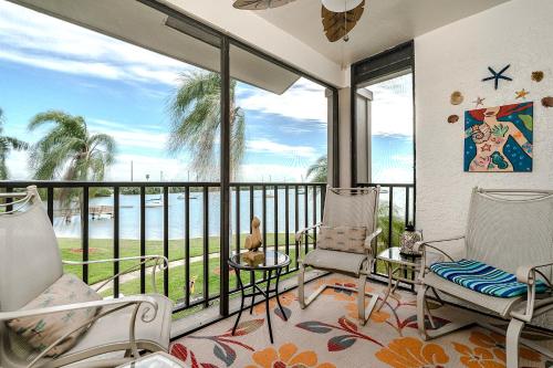 Bahia K-206 Updated 2 Bedroom Sleeps 4 Bay View Heated Pool WiFi - image 7