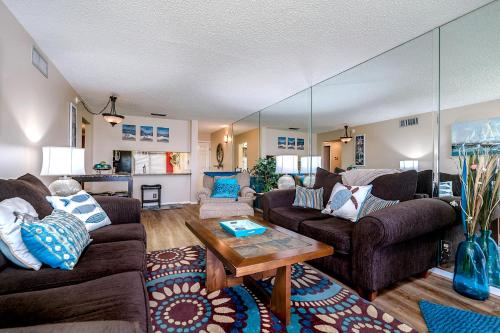 Bahia K-206 Updated 2 Bedroom Sleeps 4 Bay View Heated Pool WiFi - image 10