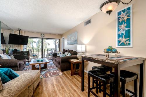 Bahia K-206 Updated 2 Bedroom Sleeps 4 Bay View Heated Pool WiFi - image 14