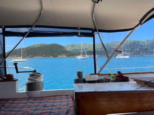 Utsikt, St Thomas Bnb on Sailboat Ragamuffin incl meals water toys in Kingshill