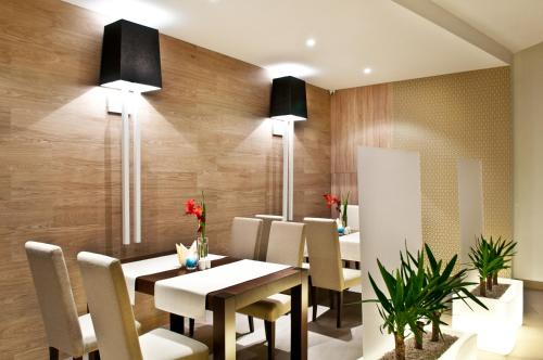 Hotel Piano - image 11