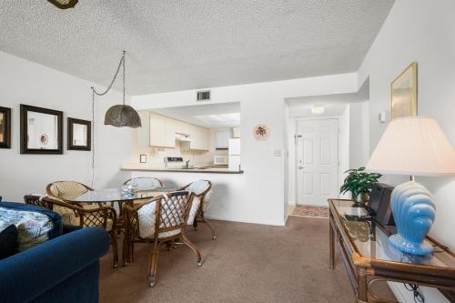 Ocean Village Club P27 2 Bedroom Sleeps 6 Heated Pool WiFi - image 11
