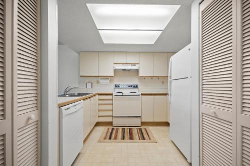 Ocean Village Club P27 2 Bedroom Sleeps 6 Heated Pool WiFi - image 14