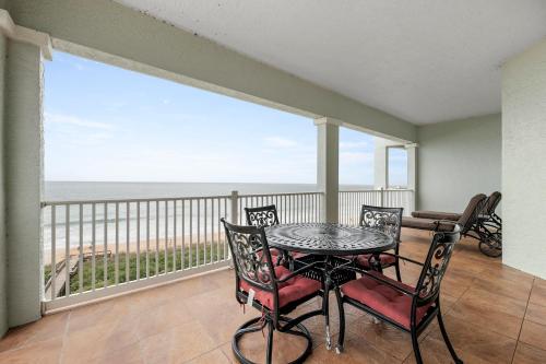 561 Cinnamon Beach, 3 Bedroom, Sleeps 8, Ocean Front, 2 Pools, Elevator