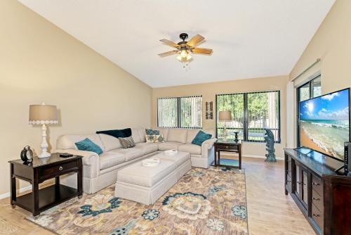 Village des Pins 3645 2 Bedrooms Pool Access WiFi Hot Tub Sleeps 4 - image 6