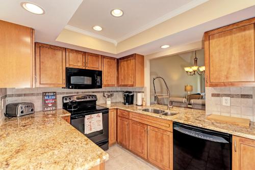 Village des Pins 3645 2 Bedrooms Pool Access WiFi Hot Tub Sleeps 4 - image 10
