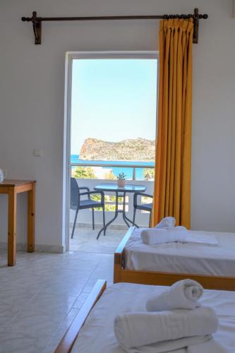 Giannis & Maria Gramvousaki Apts 2