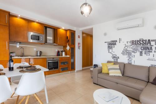 Chill Apartment w Pool - Praia da Rocha