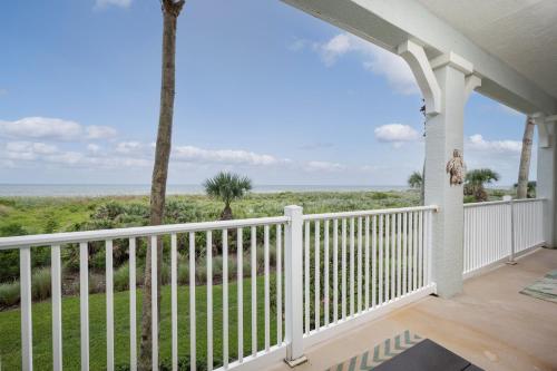 725 Cinnamon Beach 3 Bedrooms Ocean Front Pool Access WiFi Sleeps 8 - image 2