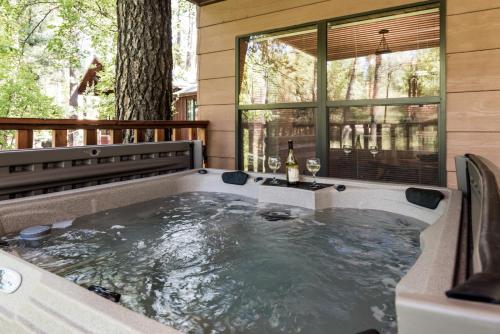 Sleepy Hollow on the River 3 Bedrooms Sleeps 8 Hot Tub Foosball - image 13