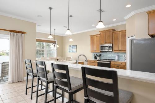 Sand Castle 4 Bedrooms Sleeps 8 Pet Friendly Cinnamon Beach WiFi - image 12