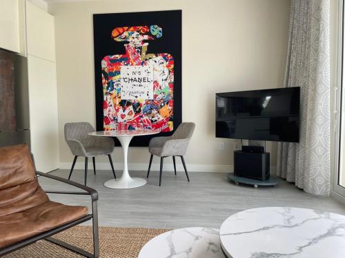 Cayman Luxury Rentals at The Grove — Photo 2
