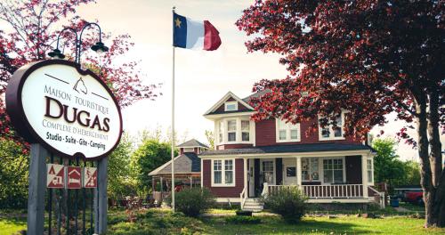 . Complexe d'hébergement la Maison touristique Dugas