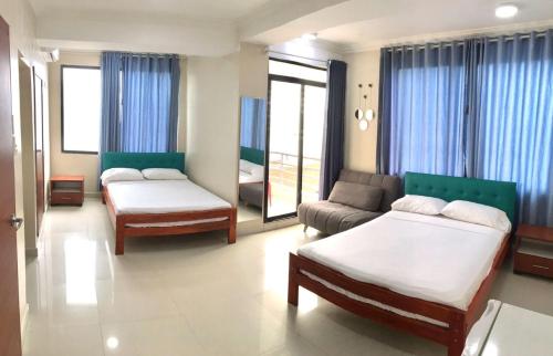 2 twin beds