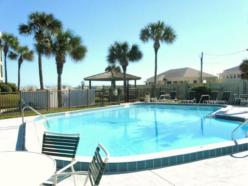 Island South 11 Sleeps 4 2 Bedrooms Penthouse Ocean Front Pool WiFi - image 2