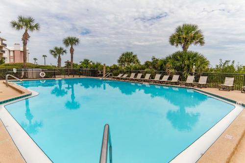 Barefoot Trace 415 2 Bedrooms Sleeps 6 Ocean Front Pool WiFi - image 2