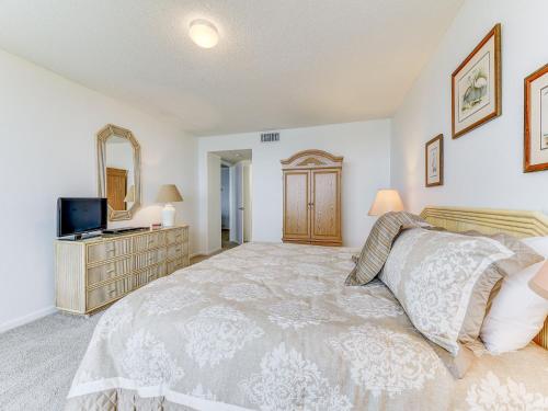 Barefoot Trace 415 2 Bedrooms Sleeps 6 Ocean Front Pool WiFi - image 10