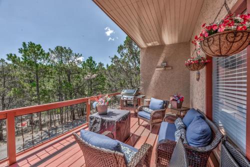 Cozy Up Haus, 3BRs, Game Room, Deck, Wi-Fi, Sleeps 8 - Apartment - Alto
