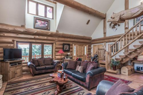 Panther Lodge, 3 Bedrooms, Sleeps 8, WiFi, Jacuzzi, Wood Burning Fireplace