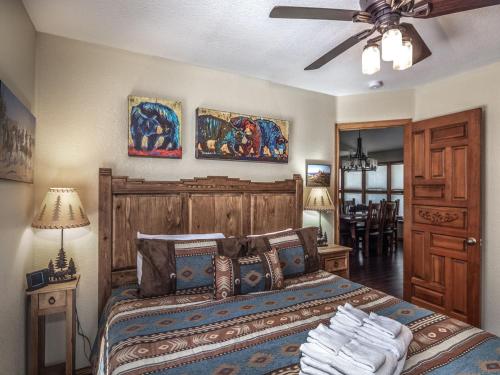 Midtown Riverfront 1 2 Bedrooms Hot Tub Sleeps 6 - image 12